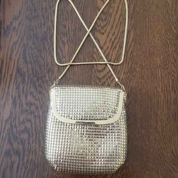 Vintage La Regale Hong Kong Glamorous Gold Metal Mesh Crossbody Bag Purse - Picture 1 of 8